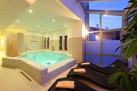 Discount wellness weekend in Veszprem in Hotel Historia with half board