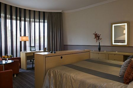 Andrássy Hotel Budapest elegáns és romantikus hotelszobája az Andrássy útnál