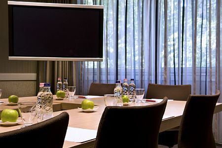 La salle de réunion et d'événements de l'Hotel Andrassy à Budapest peut accueillir jusqu'à 80 personnes 