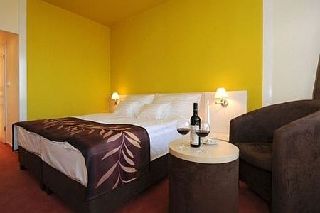 Hunguest Hotel Beke - cameră liberă cu doi paturi şi cu pachete promoţionale demipensiune în Hajduszoboszlo