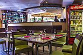 Patak Park Hotel Restaurant in eine schöne Umgebung in Visegrad mit ungrarische Speisespecialitäten
