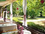 Park Hotel Gyula restaurant in a modern, elegant surrounding in Gyula