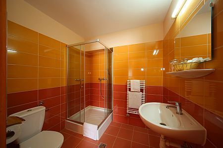 Six Inn Hotel Budapest -  hôtel pas cher dans le 06. avec une belle salle de bain