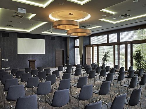 Salle de conférence dans l'Hôtel Barack Thermal á Tiszakécske