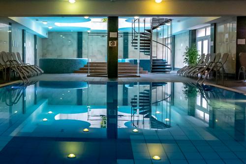 Hotel Vital Wellness din Zalakaros, bazin mare și frumos pentru wellness weekend