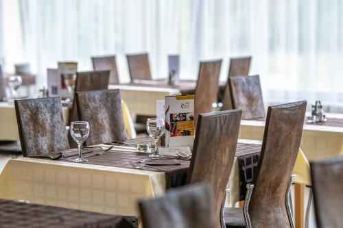 Le restaurant de l'Hôtel Vital - hôtel de bien-être avec des paquets de demi-pension á Zalakaros