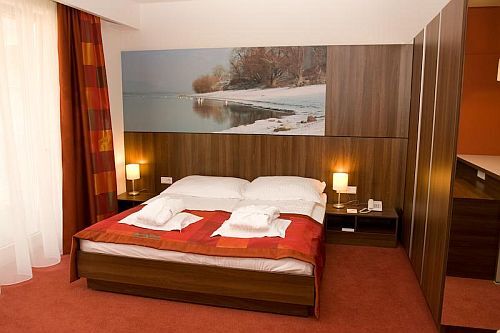 Отель Royal Club Hotel - отель в городе Вишеград на Излучине Дуная