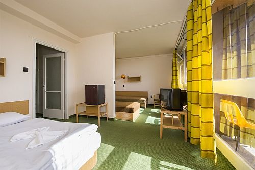 Hotel Napfény Balatonlelle, med billigt och fri hotelrum i Balatonsjö