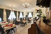 Restaurantul din hotelul Gosztola Gyongye într-o atmosferă romantică în Gosztola