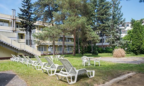 Nostra Hotel Siófok - billigt hotell i Siofok med egen trädgård