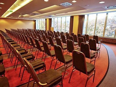 Salle de conférence et salle de réunion à Lifestyle Hotel à Matrahaza