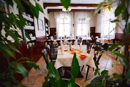 Fogadó az Öreg Préshez Mór - Romantikus étterem Móron