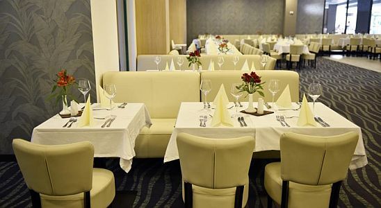 Portobello Wellness Hotel 4* utmärkt restaurang i Esztergom