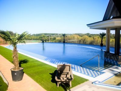 Hotel Borostyan Nyiradony - piscina al aire libre en Nyiradony