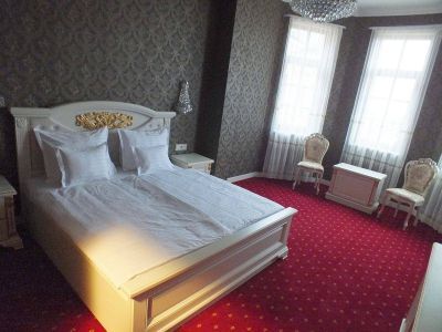 Hotel Borostyán - chambre d'hôtel romantique et élégante à Borostyán