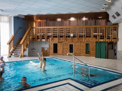 Hôtel Aqua Kistelek - expérience piscine dans le bain thermal de Kistelek