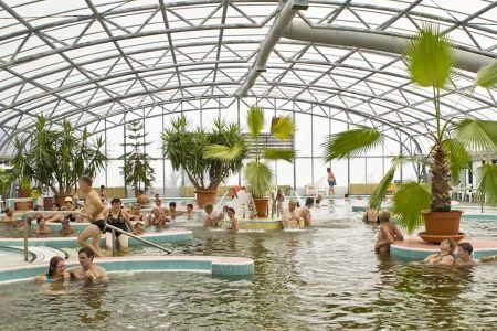 Piscine thermale à Cserkeszolo pour un week-end de bien-être