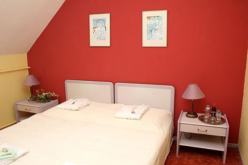 La chambre double à l'Hôtel Termal Liget dans la ville Érd en Hongrie