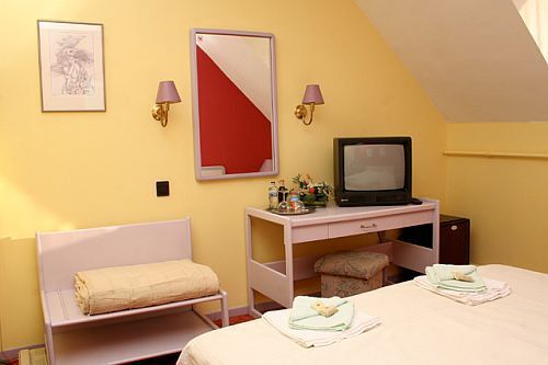 Дешевый термальный и лечебный отель в г. Эрд - Thermal Hotel Liget Erd 