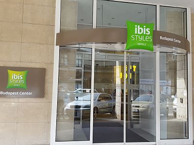 Ibis Styles Budapest Center - hotel de patru stele în centrul de afaceri şi shopping a oraşului