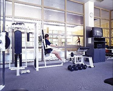 Centru de fitness în Hotel Adina Apartment, hotel de cinci stele în inima oraşului