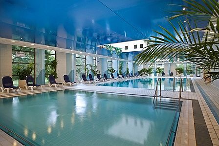 Плавательный бассейн термального отеля Danubius Health Spa Resort Helia - Budapest, Hungary