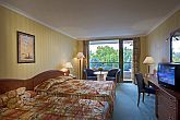 Eleganckie, duże pokoje w Hotelu Danubius Health Spa Resort Margitsziget w Budapeszcie