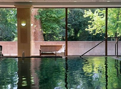 Piscina in hotel termal Danubius Health Spa Resort