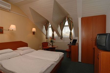 Rabatt Doppelzimmer im Wellness Hotel Flora Eger ***