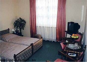 Chambre à deux lits - Gold Hôtel Pension - Budapest