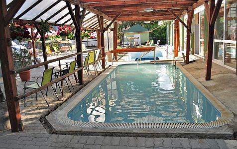 Hotel Hajnal Mezokovesd - наружный термальный бассейн отеля