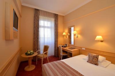 Hotel Palatinus in the center of Pecs with discount packages