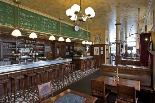 Hotel Raba City Center Gyor - Cervecería Belga