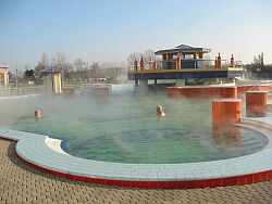 Plezierbad in het viersterren Thermaal Hotel Sarvar in Zuid-Hongarije