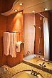Ładna łazienka w Hotelu Lover w Sopronie 