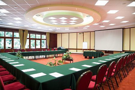 Konferenssalen i Danubius Hotell Löver i Sopron - Fyrstjärnigt logi i Ungern